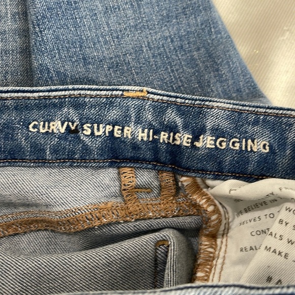 American Eagle The Dream Jean Curvy Super Hi-Rise Jegging Blue Light Wash 00 - Picture 8 of 12